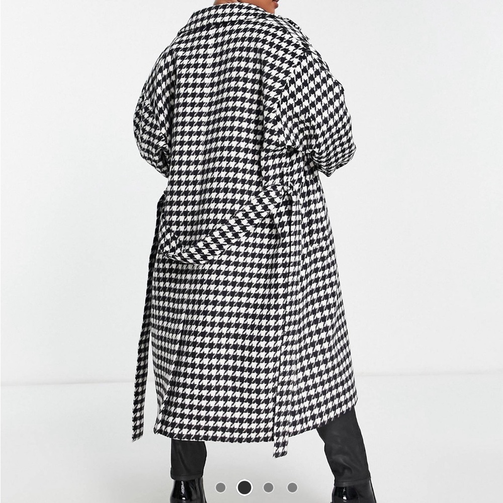 Brand new ASOS CURVE JACKET. NEVER WARNED .UK 22